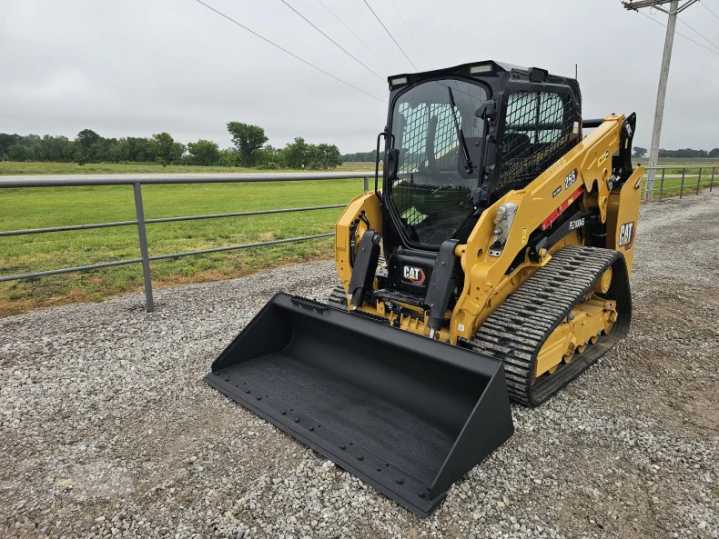 2025 CATERPILLAR 255 Compact Track Loader