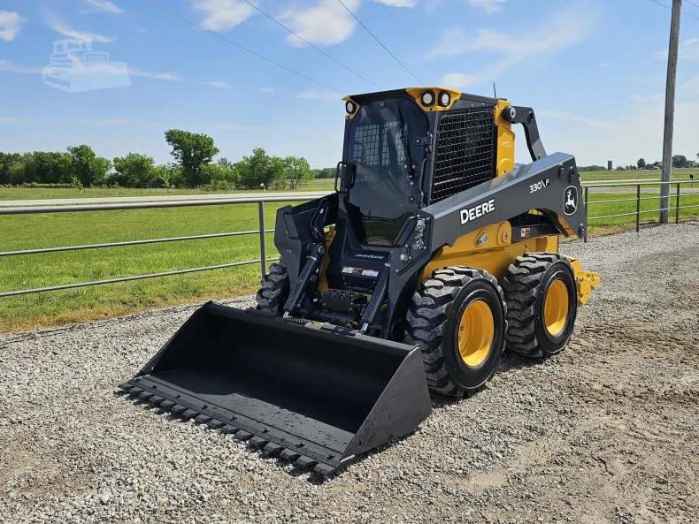2025 JOHN DEERE 330P Skid Steer Loader