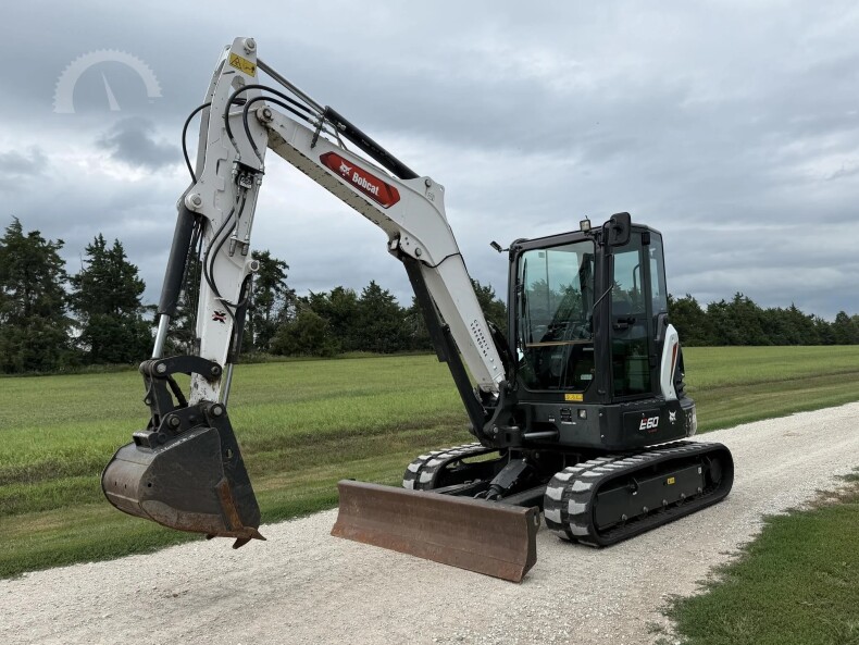 2022 BOBCAT E60 R2-Series Mini Excavator